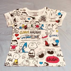 Junior’s Peanuts Graphic Tee
